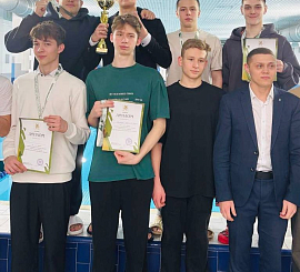 Команда юношей гимназии по плаванию 