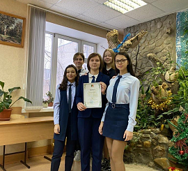 Абдулманова Алина, Киясова Валерия, Гиззатуллина Эллита, Манюрова Адиля, Намаева Амина, Мухутдинова Каролина (8Л1 класс)
